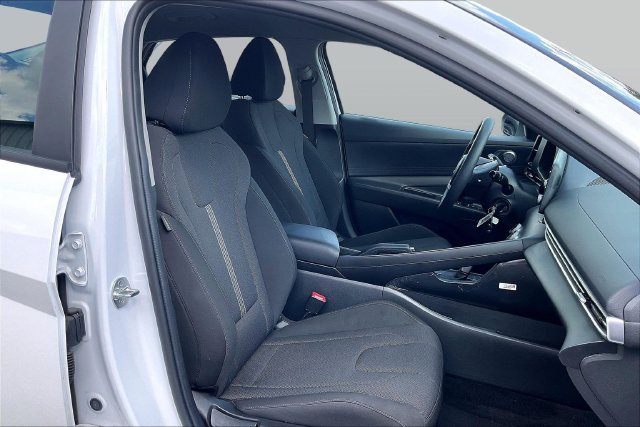 Used 2024 Hyundai Elantra SE FWD image 8