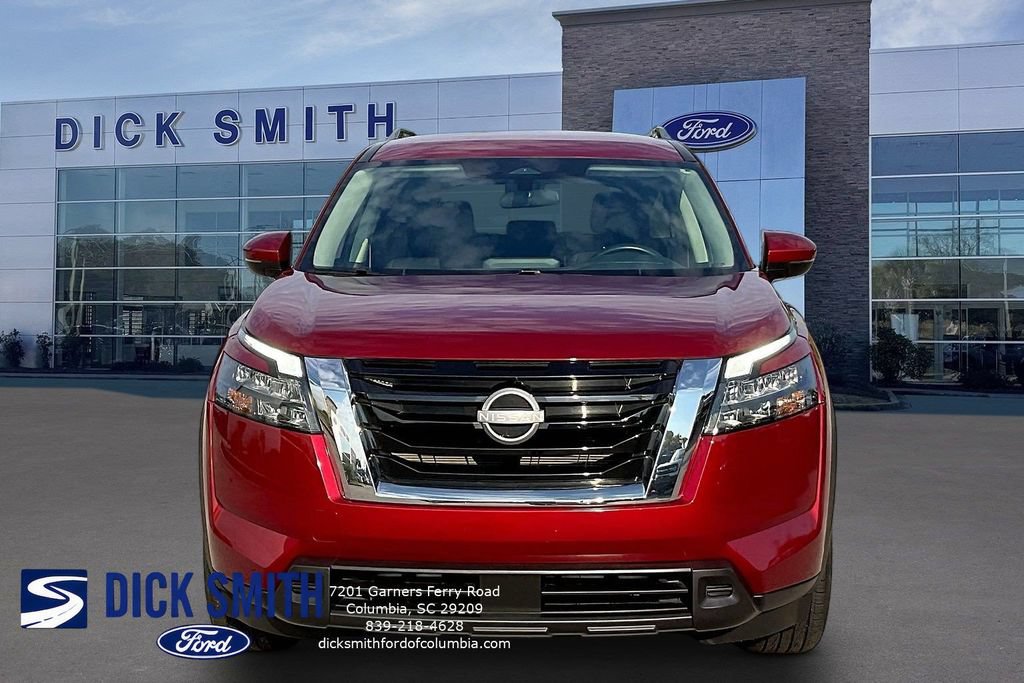 Used 2025 Nissan Pathfinder SV FWD image 2
