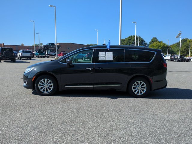Used 2019 Chrysler Pacifica Touring-L FWD image 7