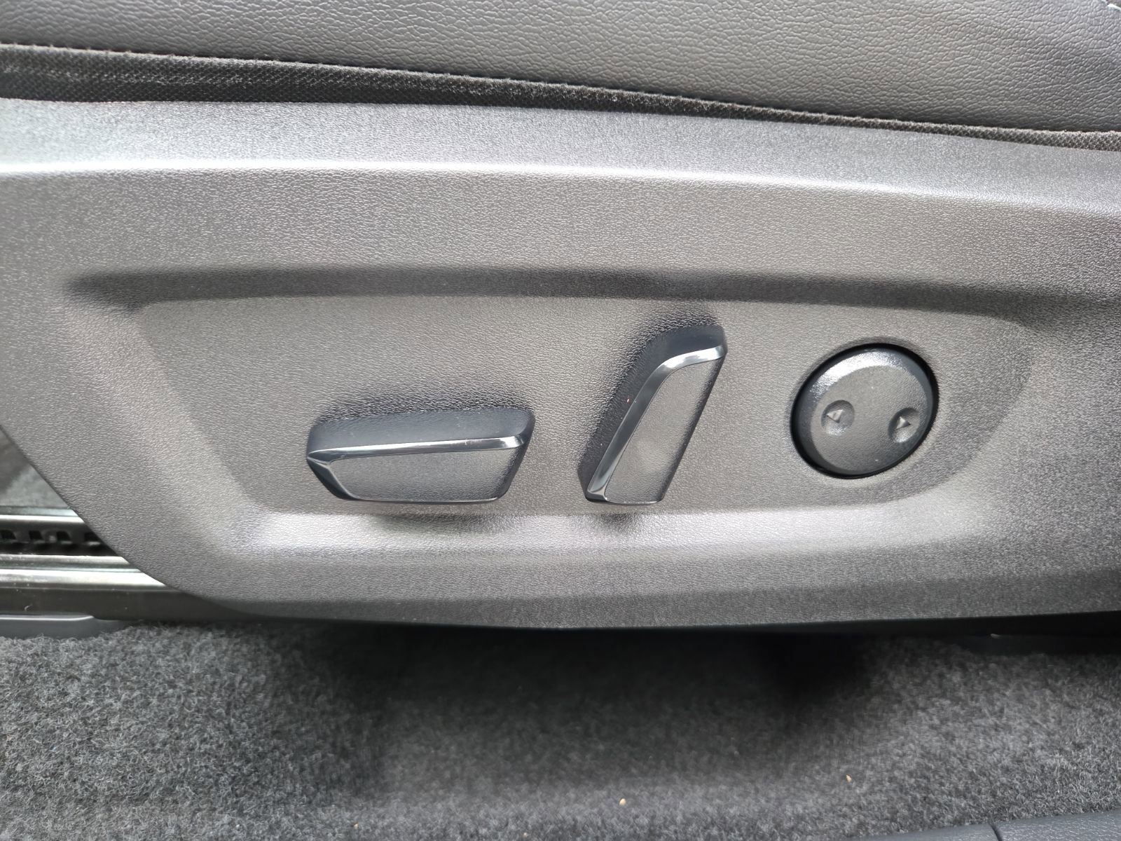 Used 2025 Nissan Murano SL image 15