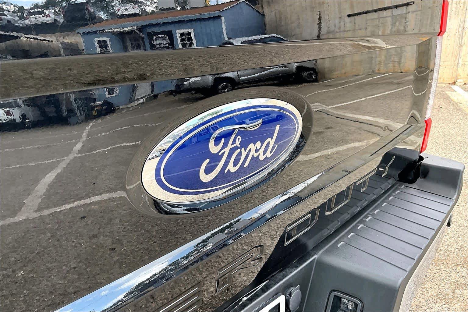 Certified 2019 Ford F450 Lariat w/ Lariat Ultimate Package AWD/4WD image 31
