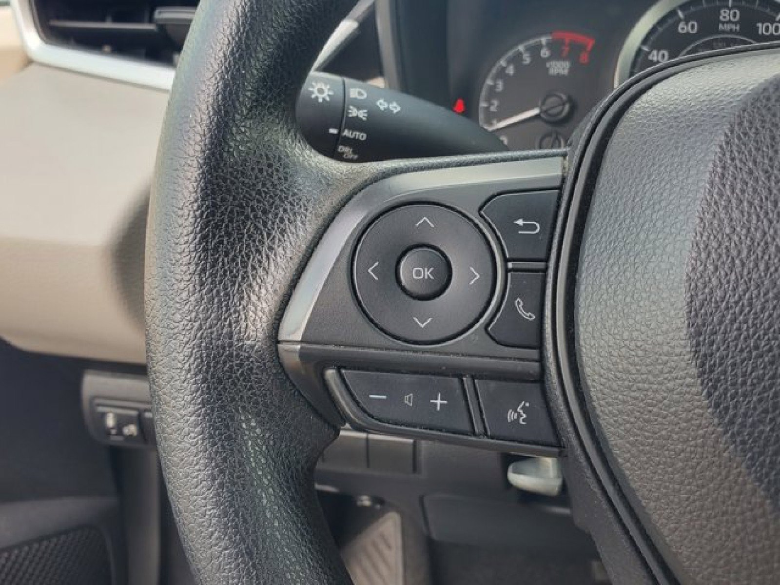 Used 2021 Toyota Corolla LE image 16