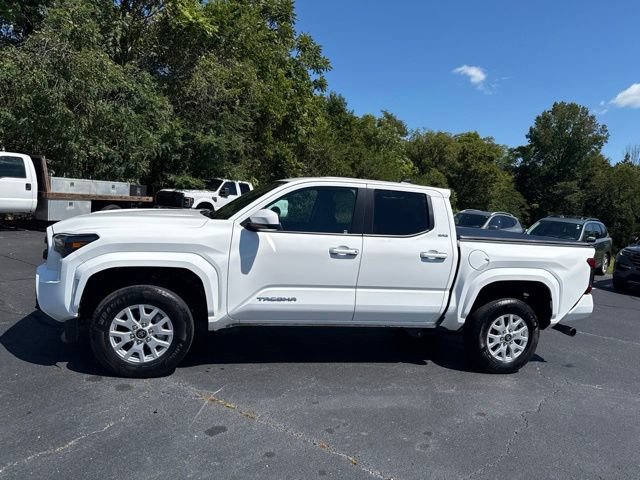 Used 2026 Toyota Tacoma SR5 AWD/4WD image 4
