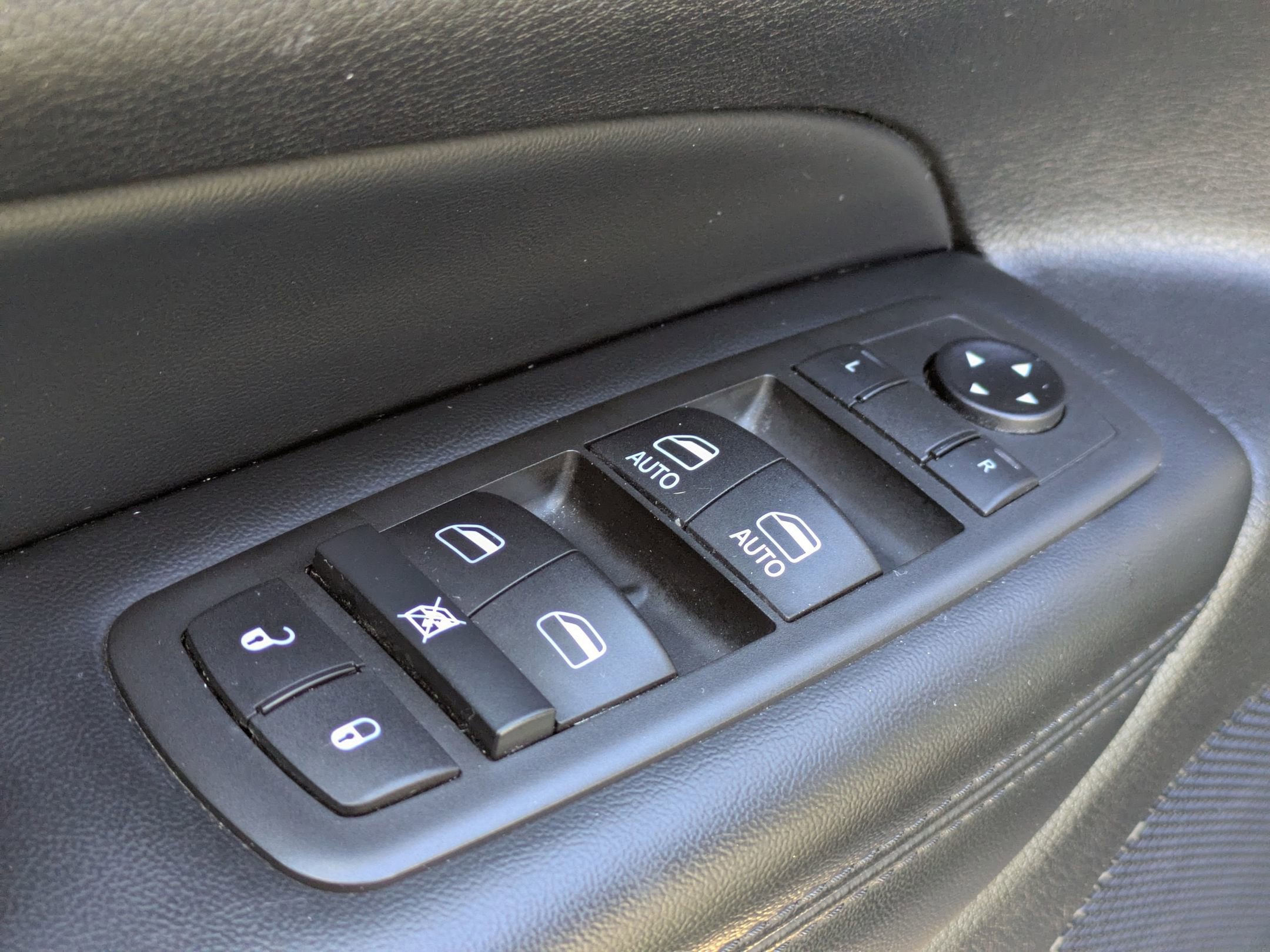 Used 2021 Jeep Grand Cherokee Laredo X image 11