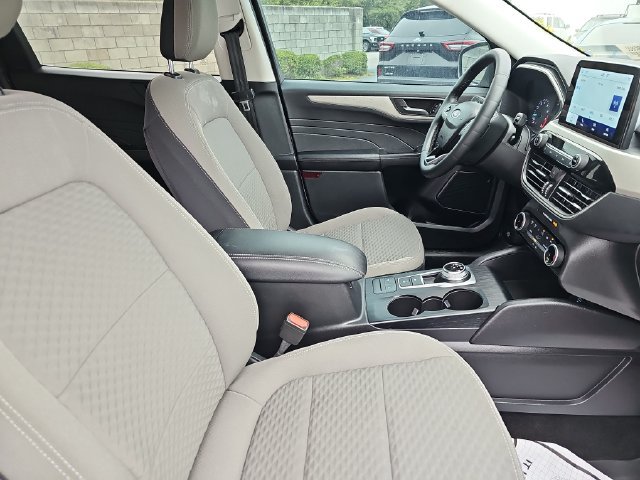 Certified 2022 Ford Escape SE w/ SE Sport Appearance Package FWD image 12
