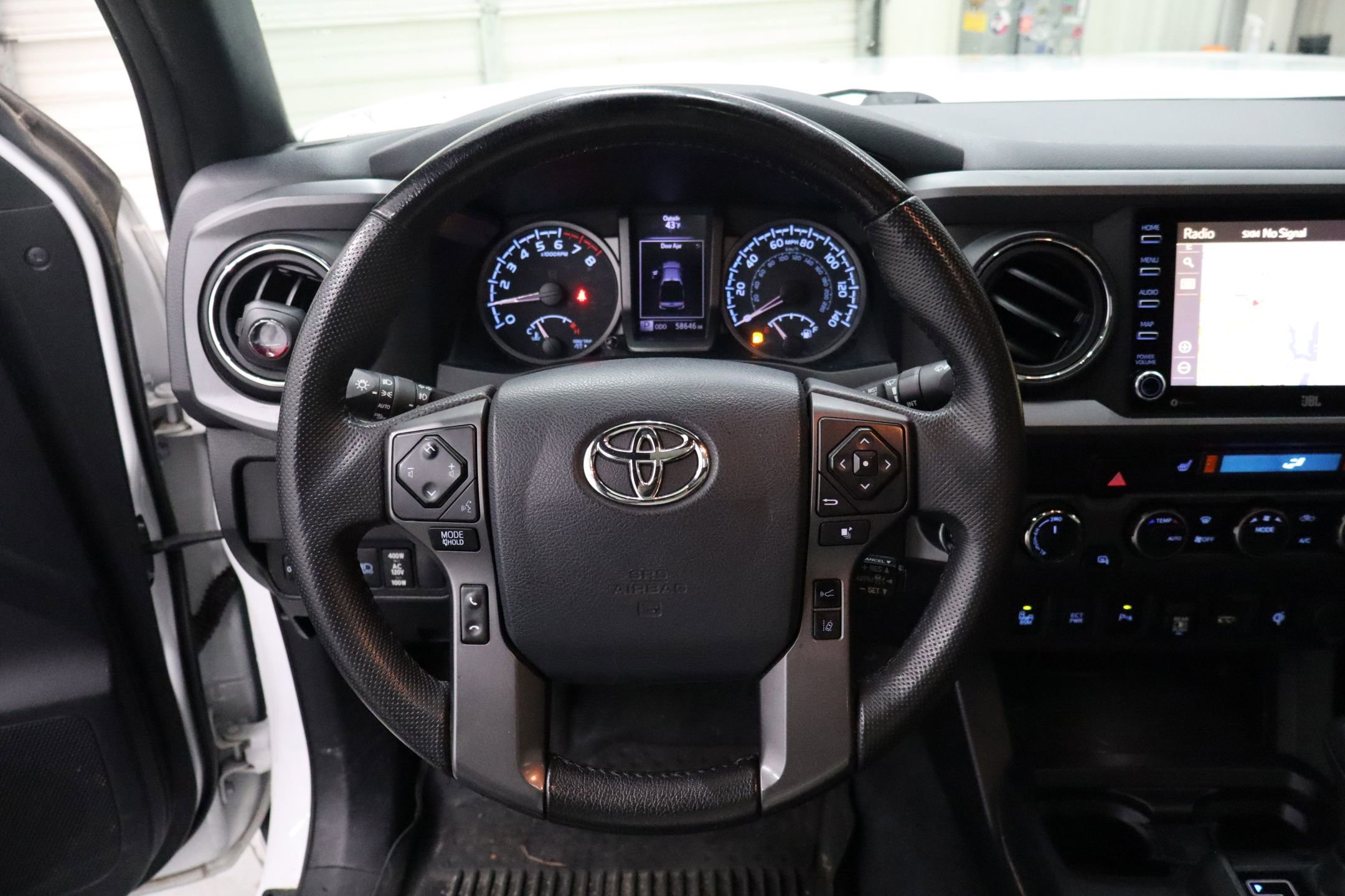 Used 2020 Toyota Tacoma TRD Off-Road w/ TRD Premium Off Road Package image 19