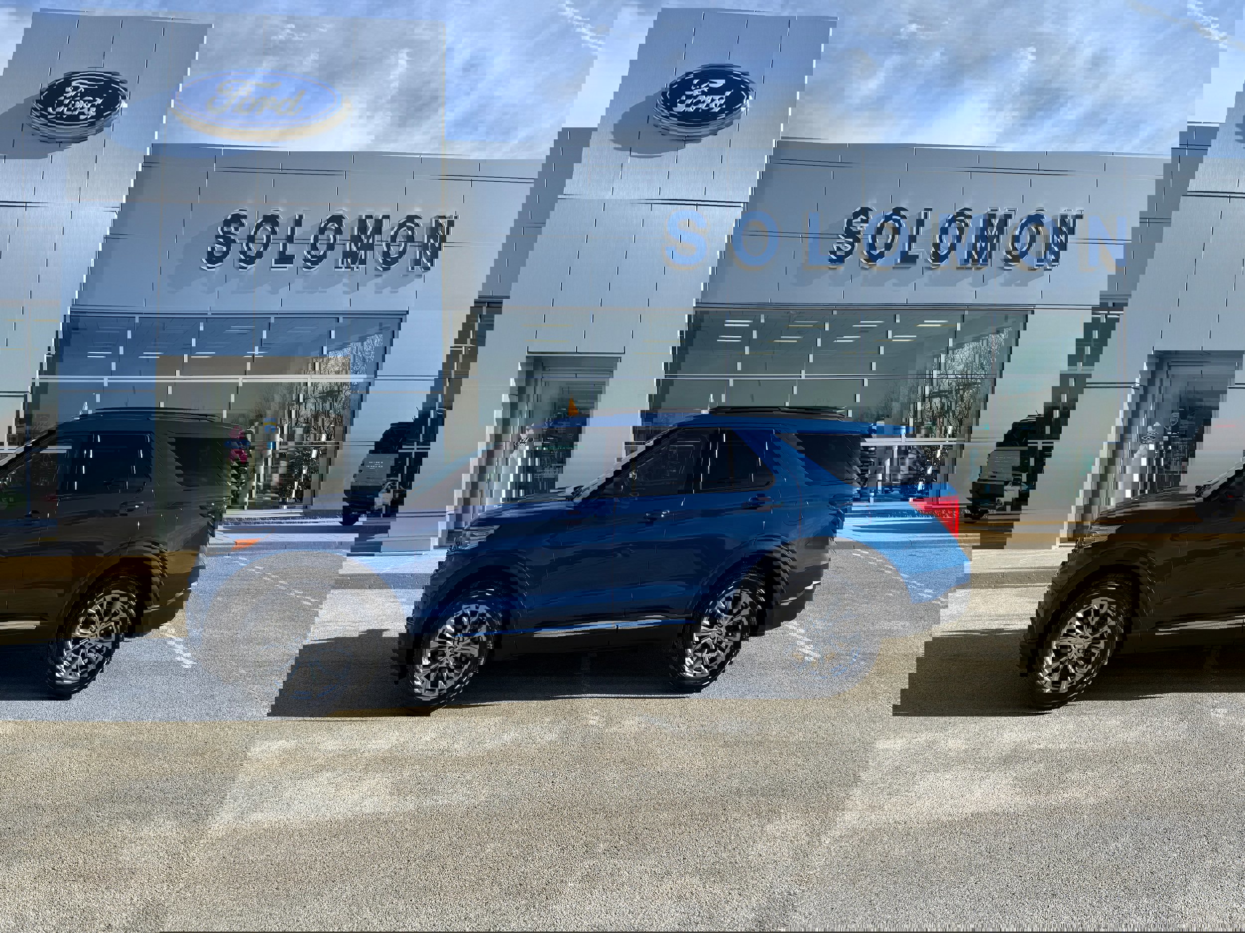 Certified 2023 Ford Explorer XLT w/ Equipment Group 202A image 6