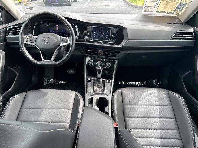 Used 2024 Volkswagen Jetta SE FWD image 11