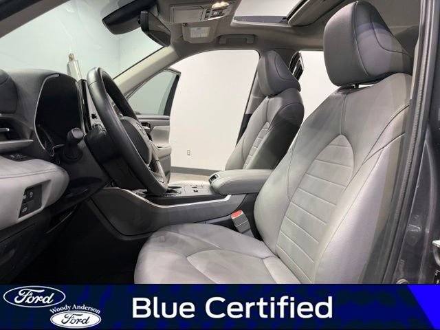 Used 2023 Toyota Highlander XLE FWD image 19