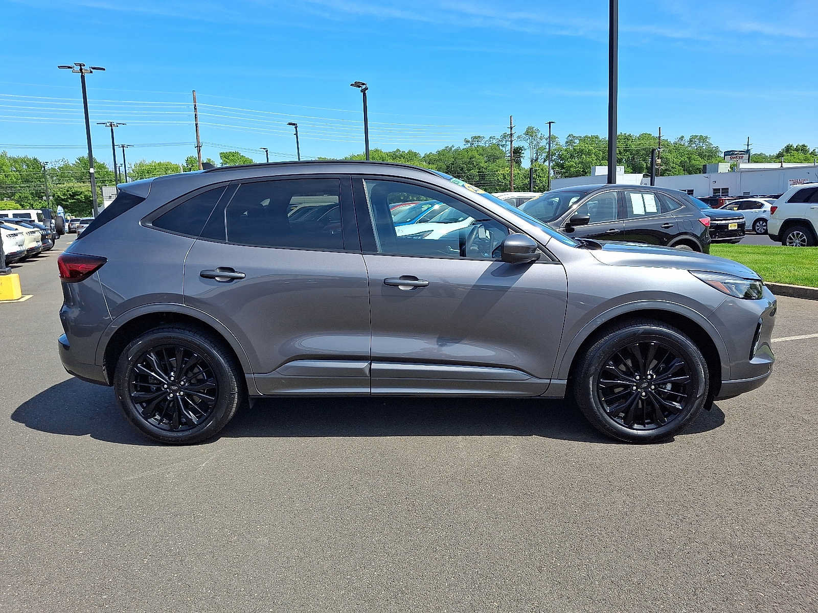 Certified 2023 Ford Escape ST-Line Elite AWD/4WD image 7
