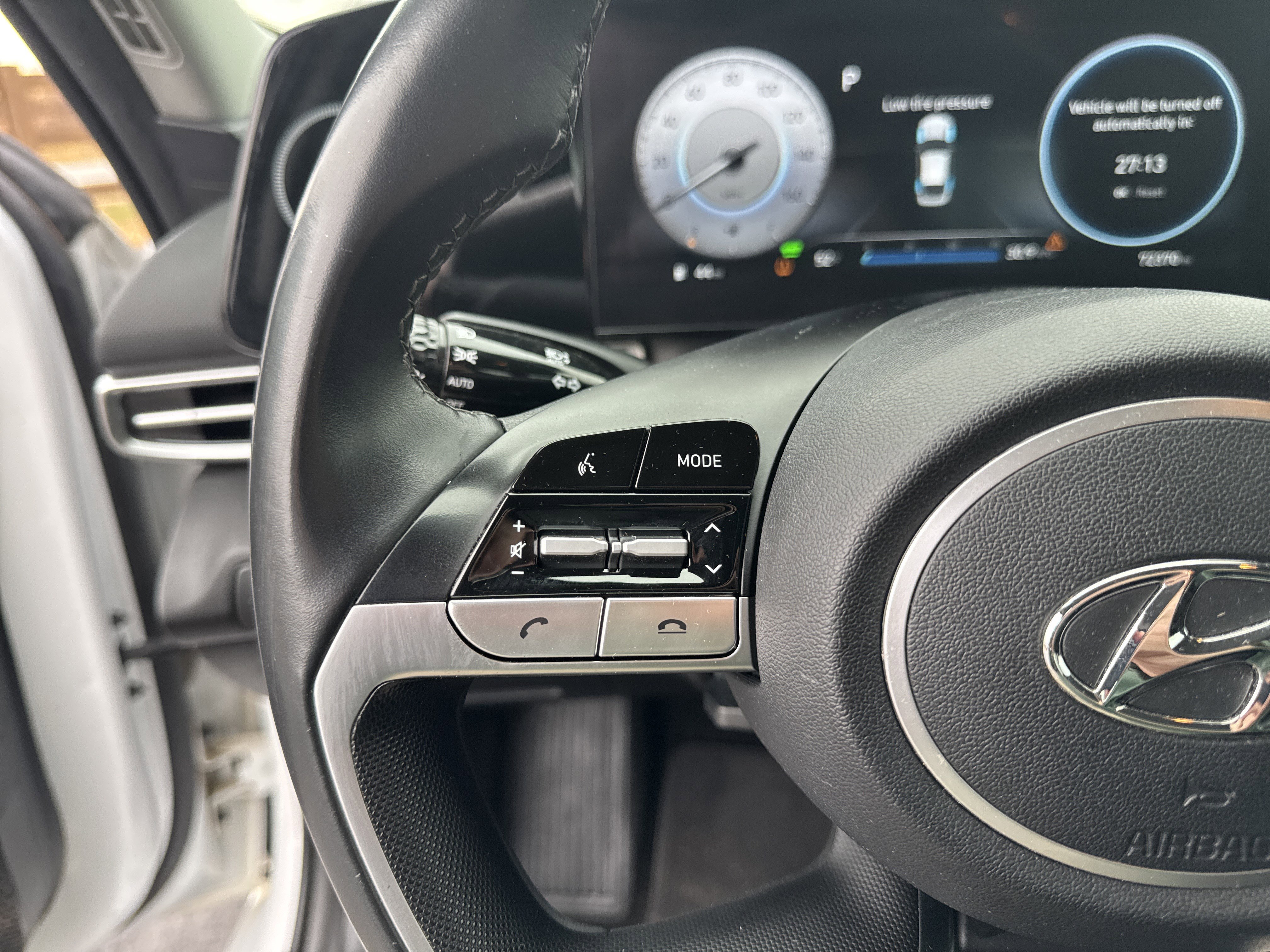 Used 2023 Hyundai Elantra Limited w/ Cargo Package image 23