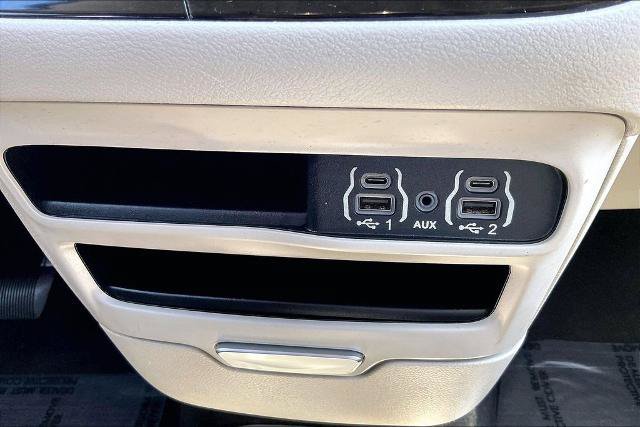 Used 2022 Chrysler Voyager LX FWD image 32
