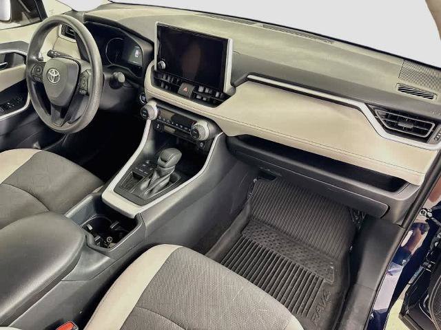 Used 2025 Toyota RAV4 XLE FWD image 32