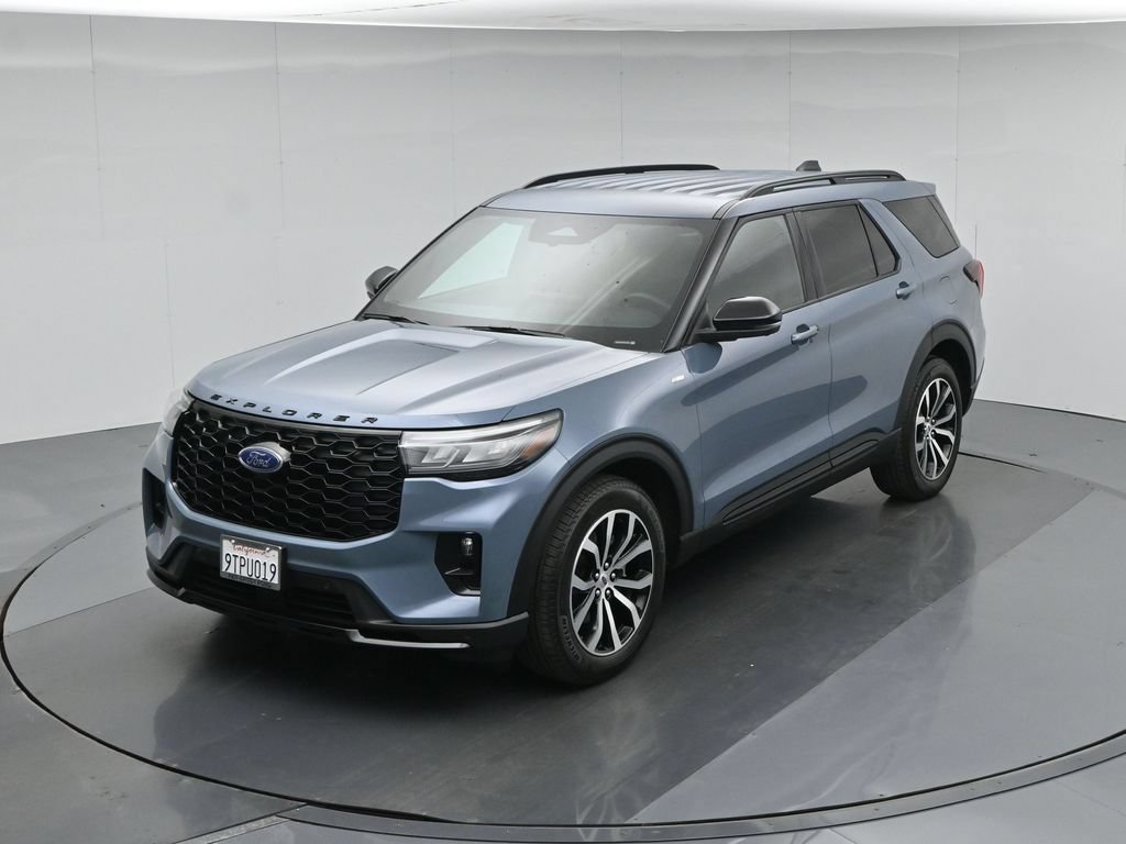 Certified 2025 Ford Explorer ST-Line w/ Premium Package RWD image 40