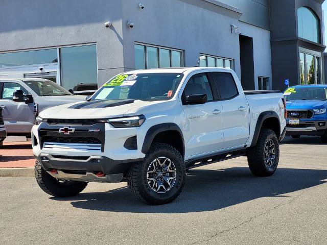 Used 2026 Chevrolet Colorado ZR2 w/ Technology Package AWD/4WD image 8