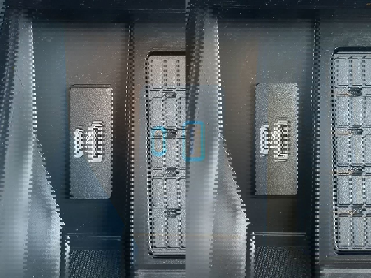 Certified 2023 Ford F150 Lariat w/ Equipment Group 502A High image 21