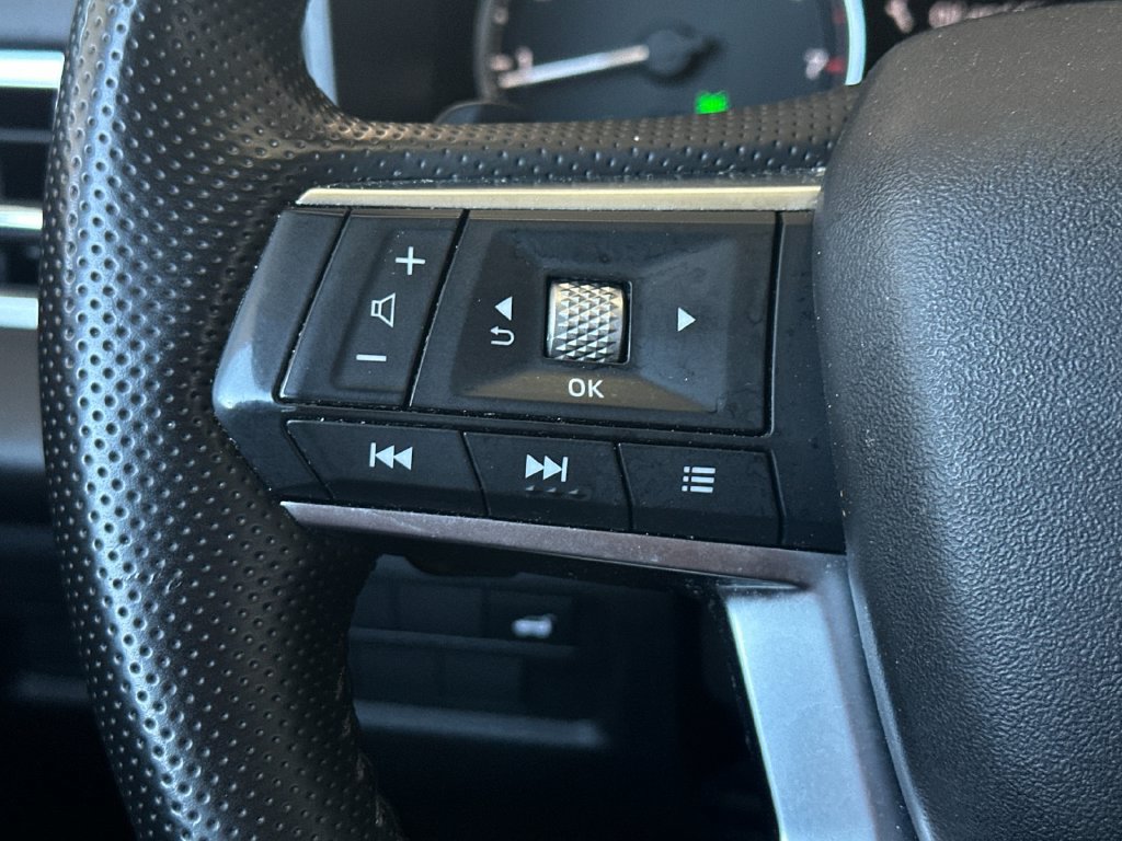 Used 2025 Mitsubishi Outlander SE FWD image 25