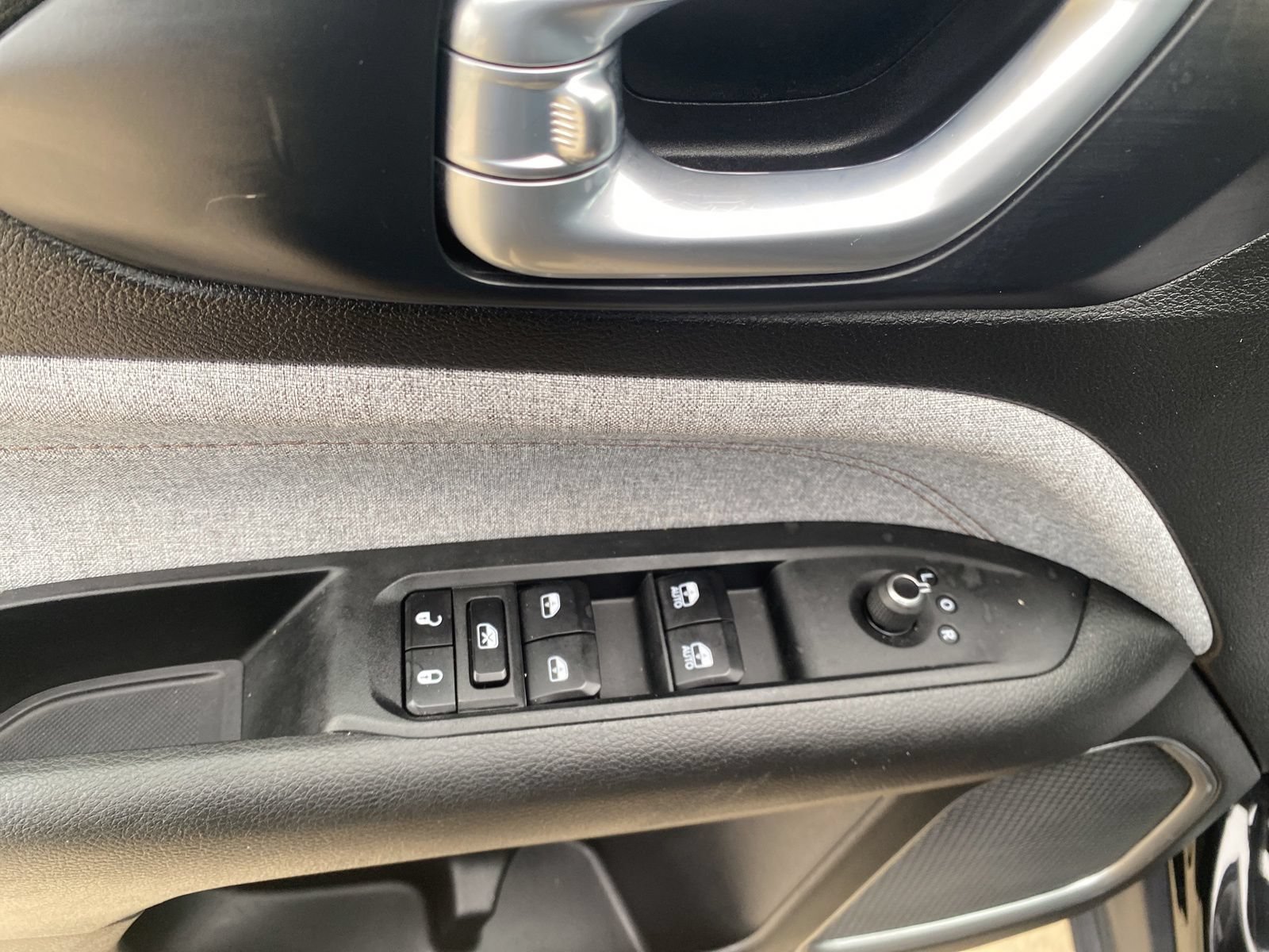 Used 2023 Jeep Compass Latitude AWD/4WD image 13