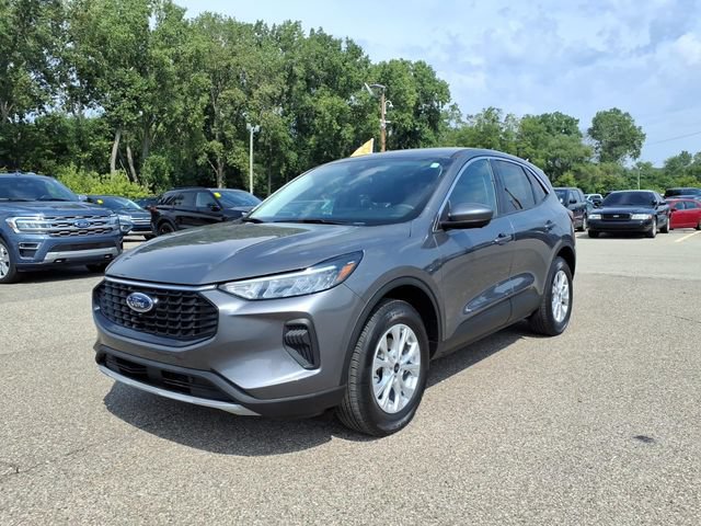 Certified 2024 Ford Escape Active w/ Tech Pack #2 AWD/4WD image 3