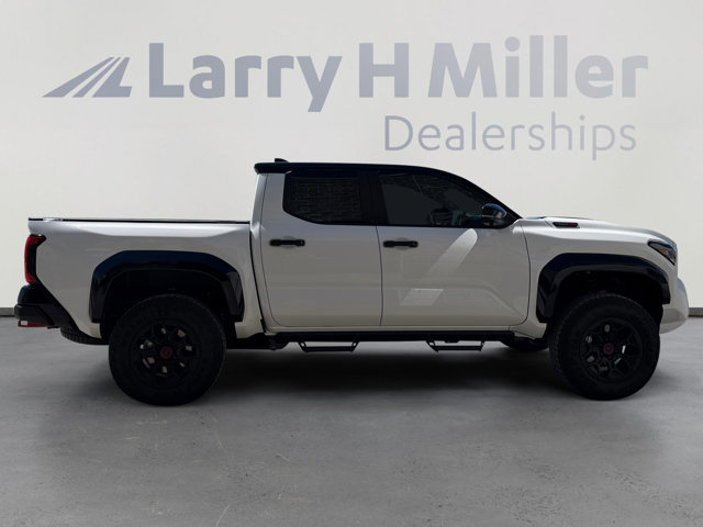 Used 2025 Toyota Tacoma TRD Pro AWD/4WD image 6