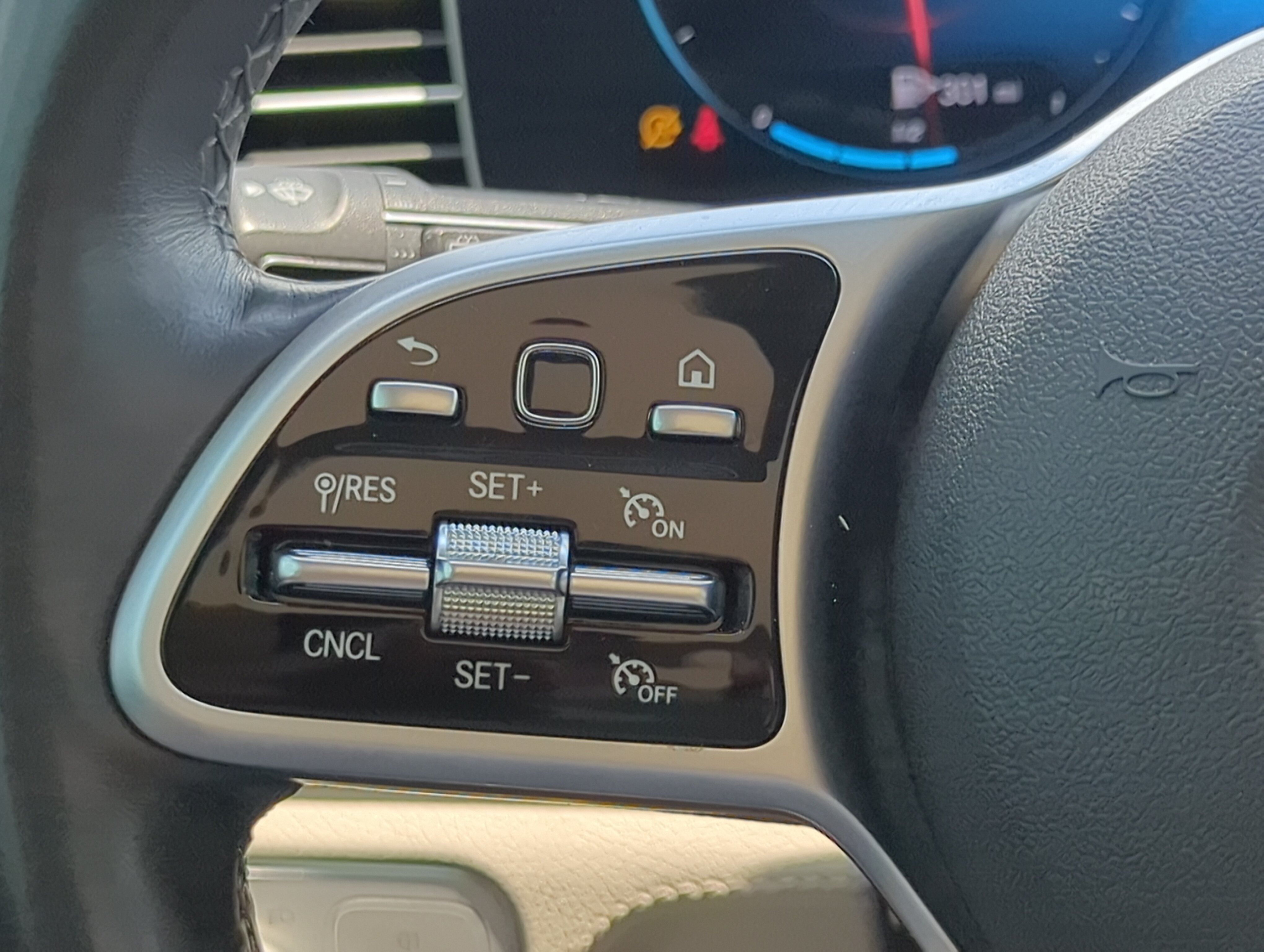 Used 2020 Mercedes-Benz GLE 350 image 24