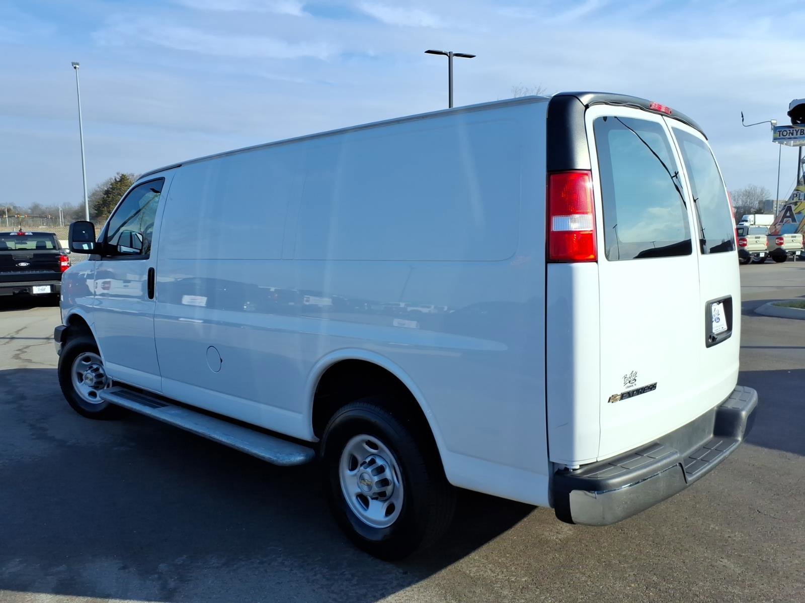 Used 2024 Chevrolet Express 2500 w/ Driver Convenience Package image 3