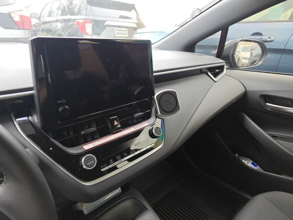 Used 2026 Toyota Corolla SE FWD image 11