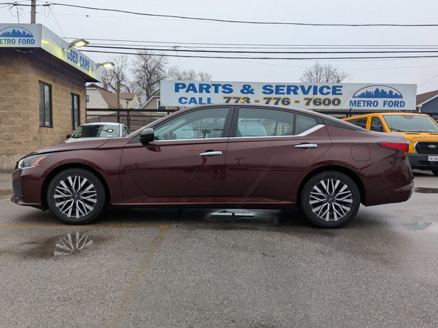 Used 2024 Nissan Altima 2.5 SV FWD image 7