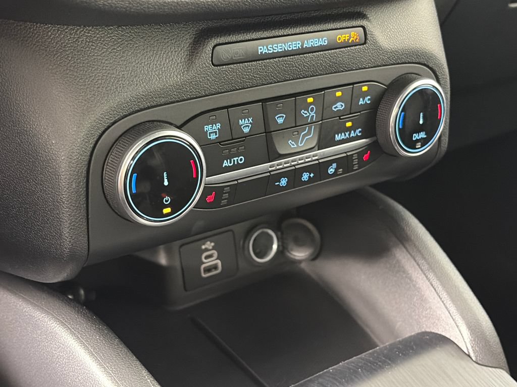 Certified 2025 Ford Escape ST-Line Select AWD/4WD image 21