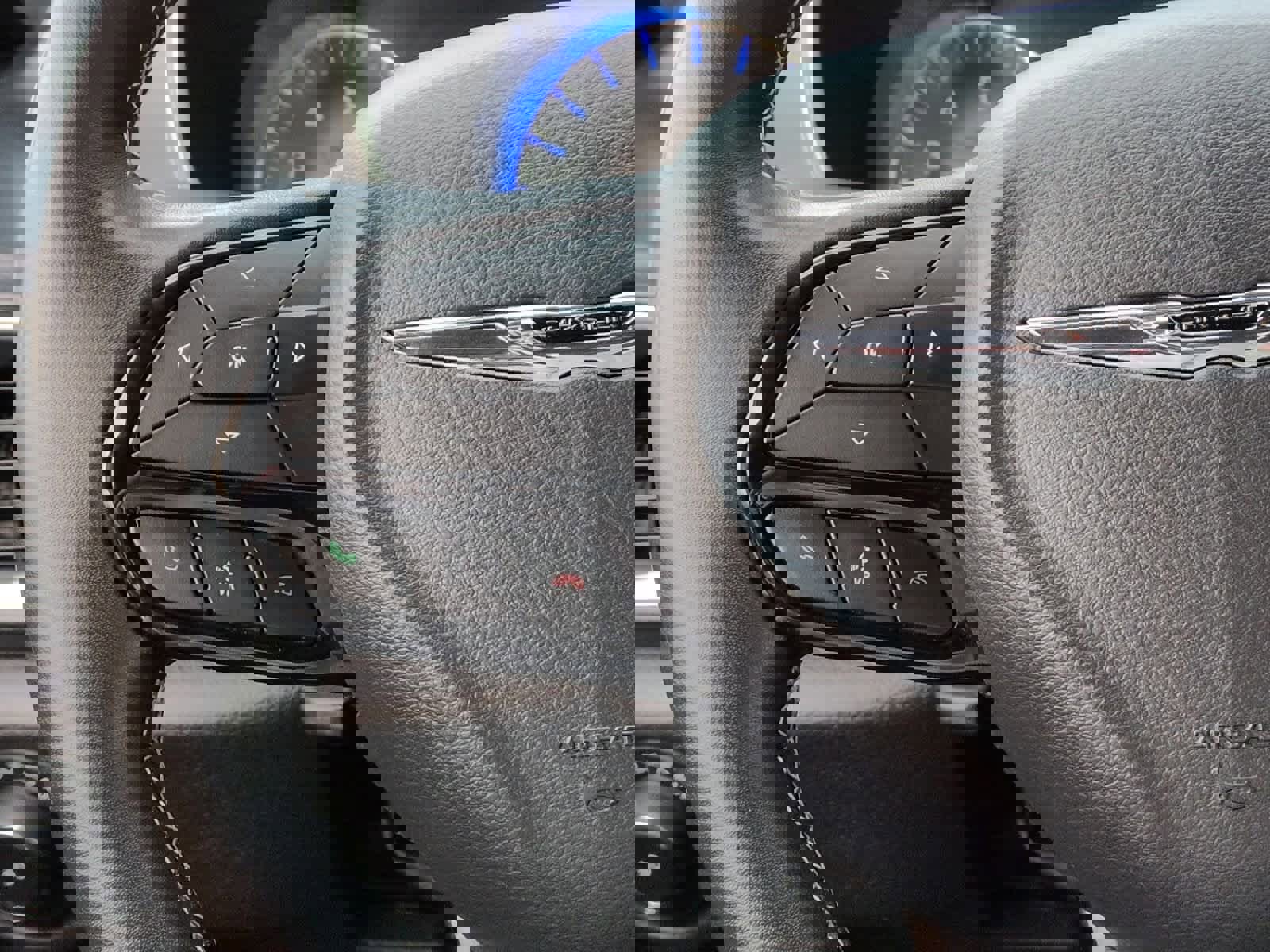 Used 2020 Chrysler Pacifica Touring-L Plus w/ Advanced Safetytec Group image 24