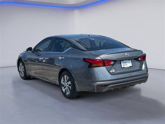 Used 2025 Nissan Altima 2.5 S FWD image 3