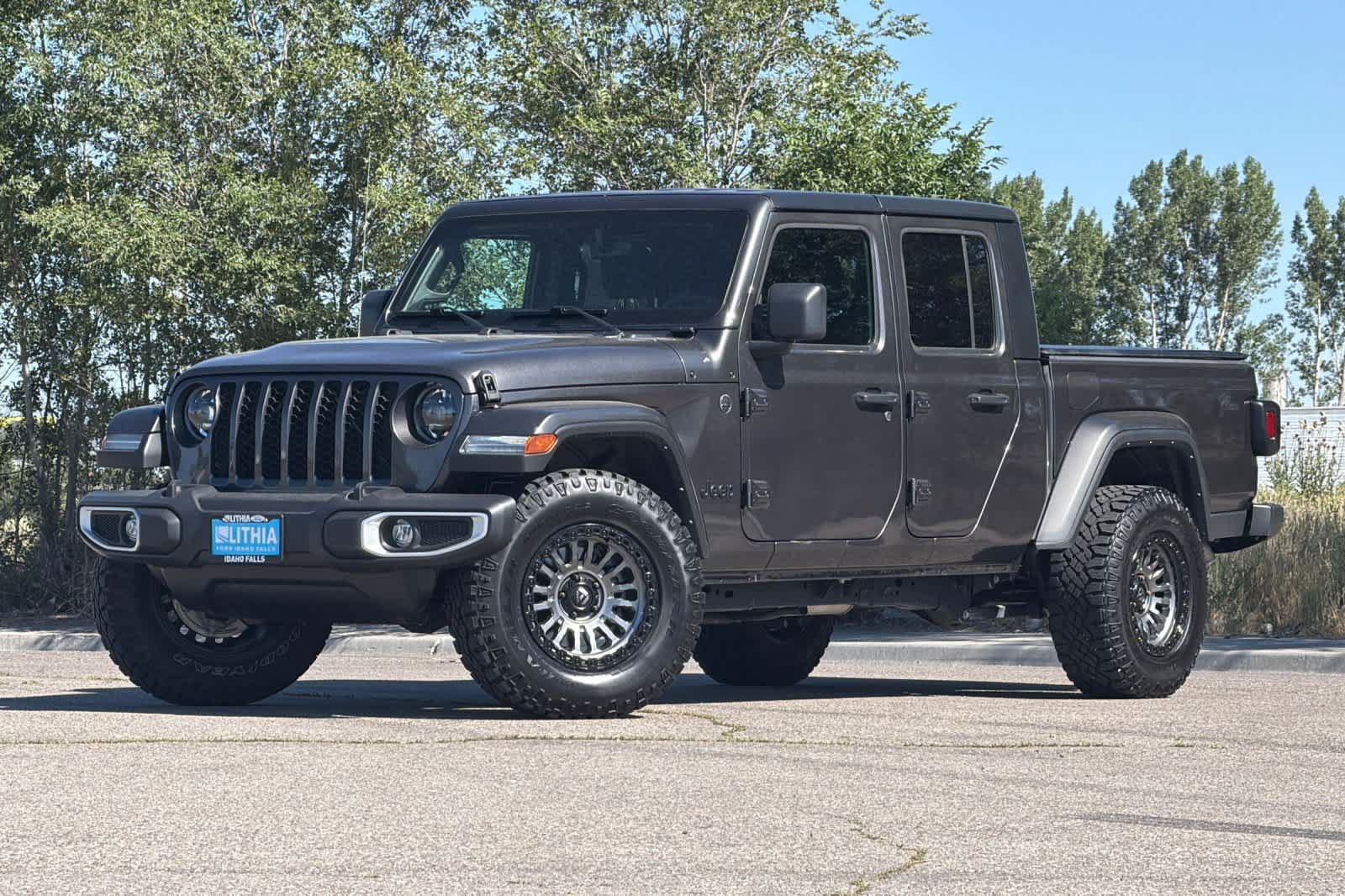 Used 2023 Jeep Gladiator Sport AWD/4WD image 1