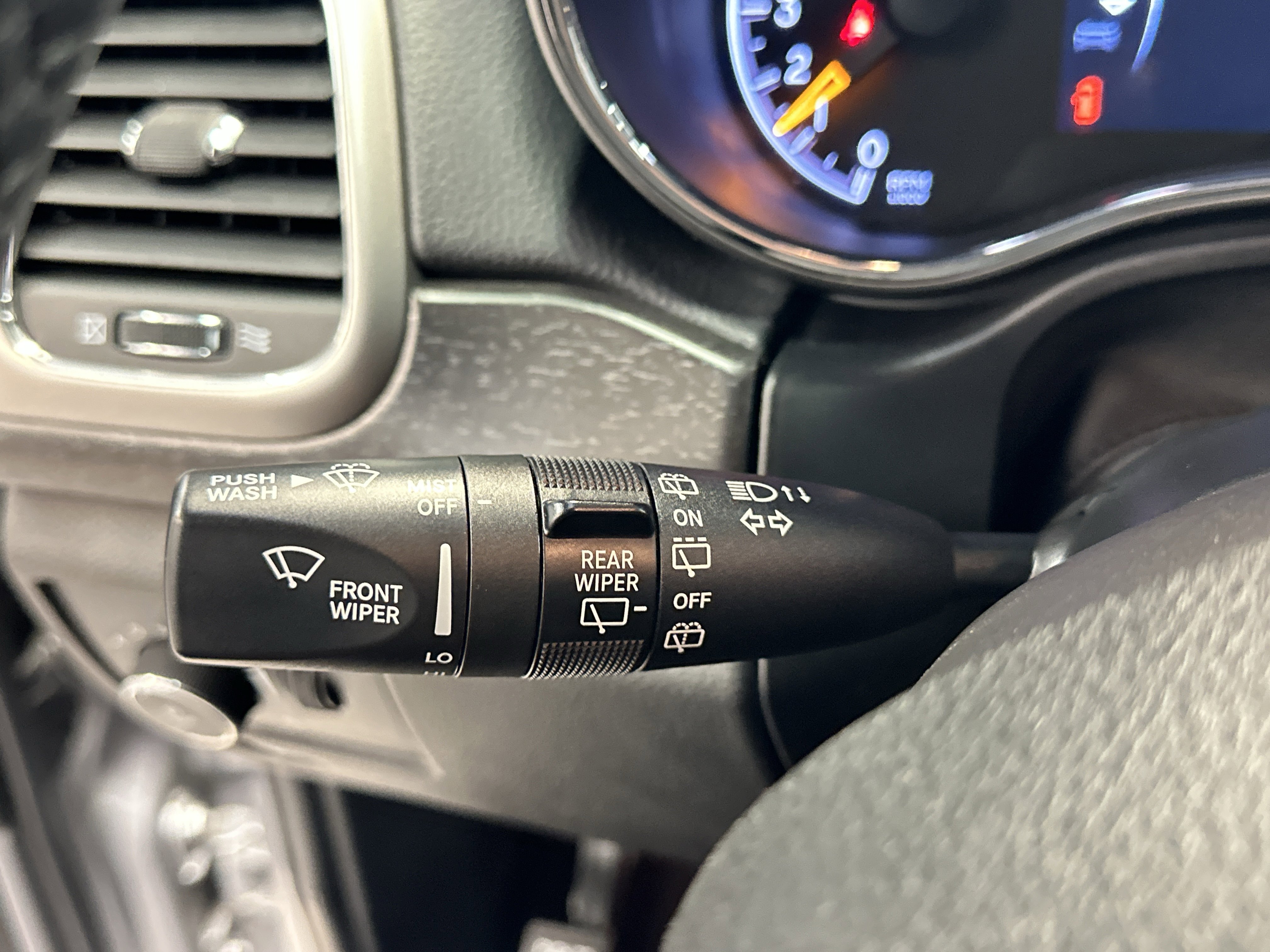 Used 2018 Jeep Grand Cherokee Altitude image 32