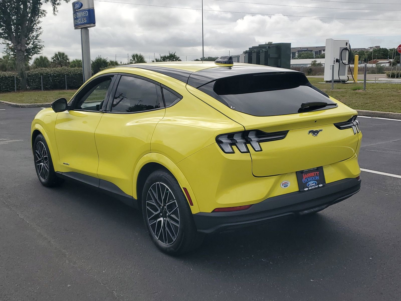 Certified 2025 Ford Mustang Mach-E Premium RWD image 3