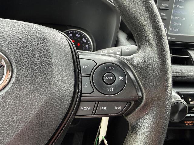 Used 2021 Toyota RAV4 LE image 19