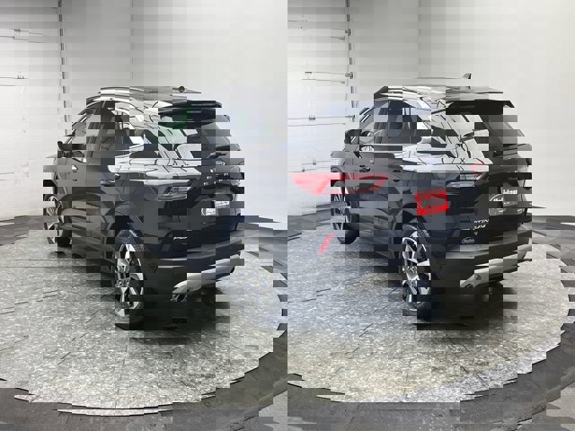 Certified 2024 Ford Escape Platinum image 3