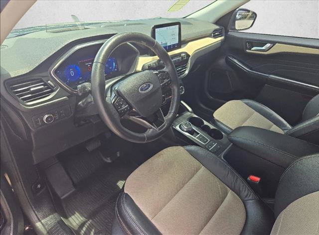 Certified 2022 Ford Escape Titanium w/ Titanium Premium Package FWD image 3