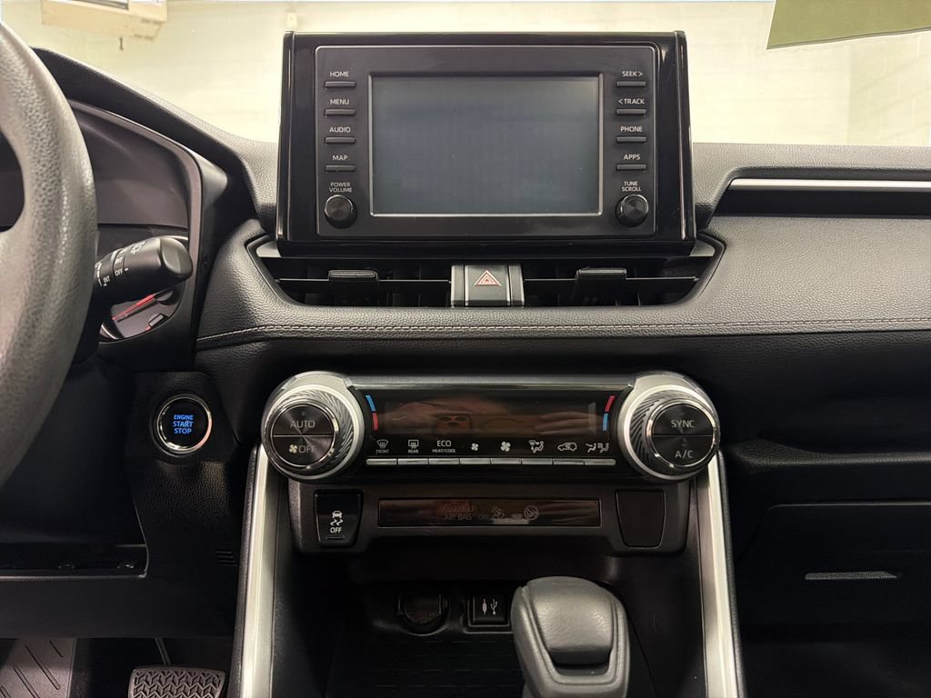 Used 2019 Toyota RAV4 XLE FWD image 23