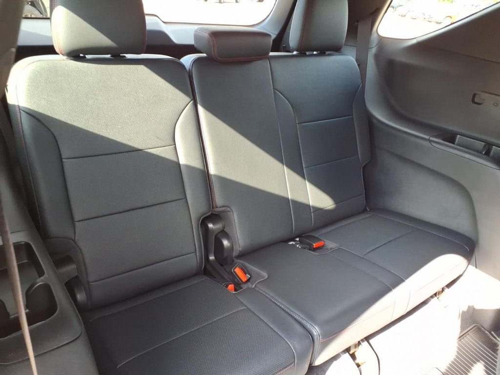 Used 2024 Chevrolet Traverse Z71 AWD/4WD image 12