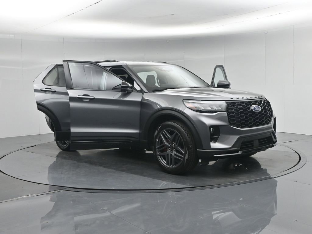 Certified 2025 Ford Explorer ST-Line w/ ST-Line Street Pack AWD/4WD image 34