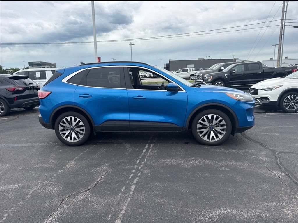 Certified 2020 Ford Escape Titanium AWD/4WD image 4