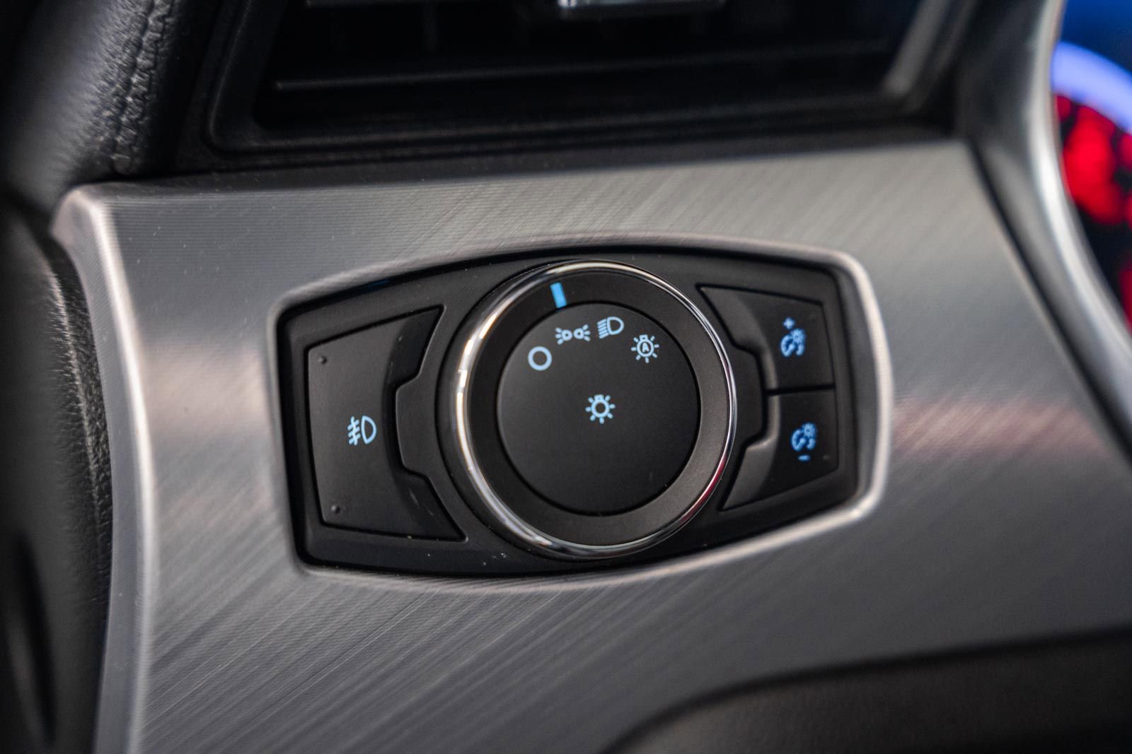 Certified 2020 Ford Mustang Premium RWD image 43