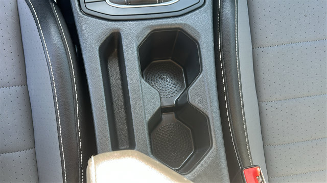 Used 2025 Volkswagen Jetta SE FWD image 23