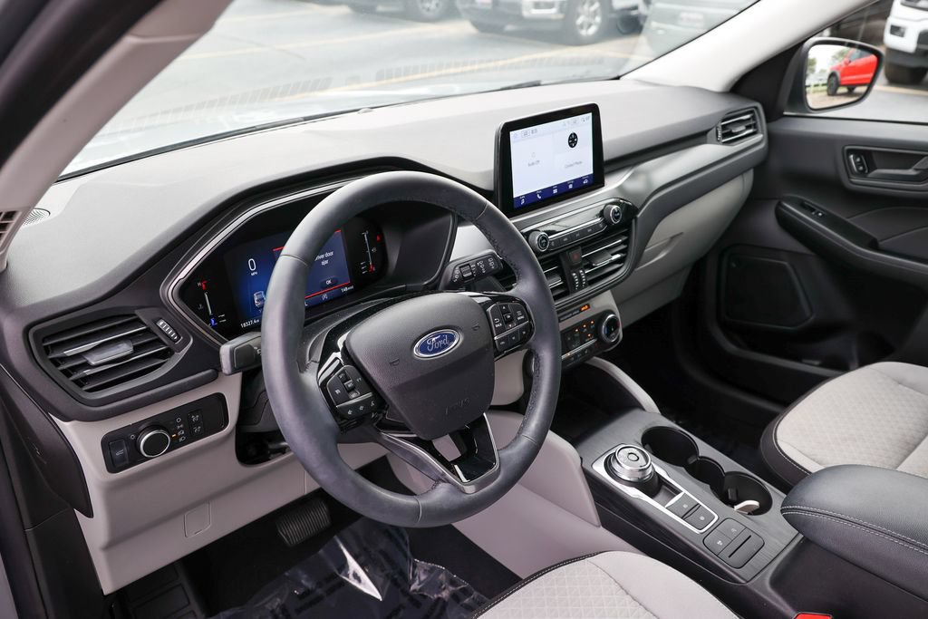 Certified 2023 Ford Escape Active AWD/4WD image 32