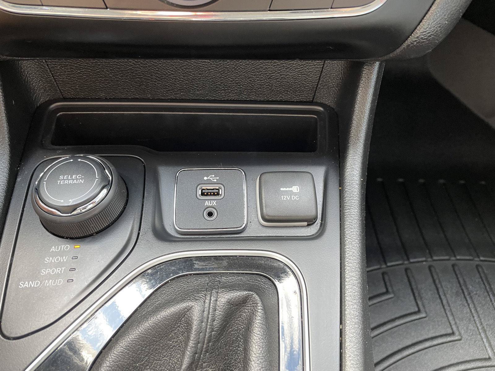 Used 2019 Jeep Cherokee Limited w/ Trailer Tow Group AWD/4WD image 26