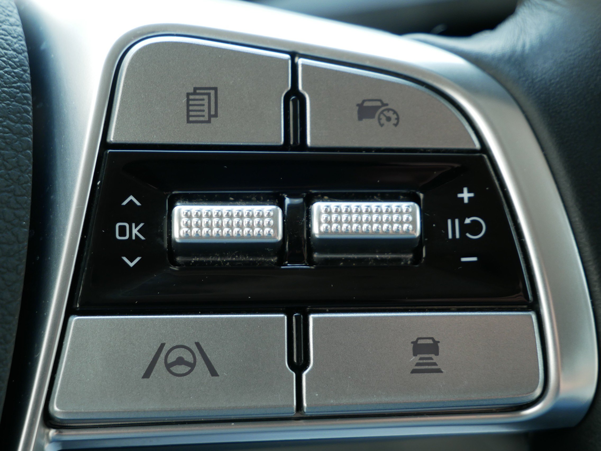 Used 2024 Kia Telluride SX Prestige w/ Towing Package AWD/4WD image 18