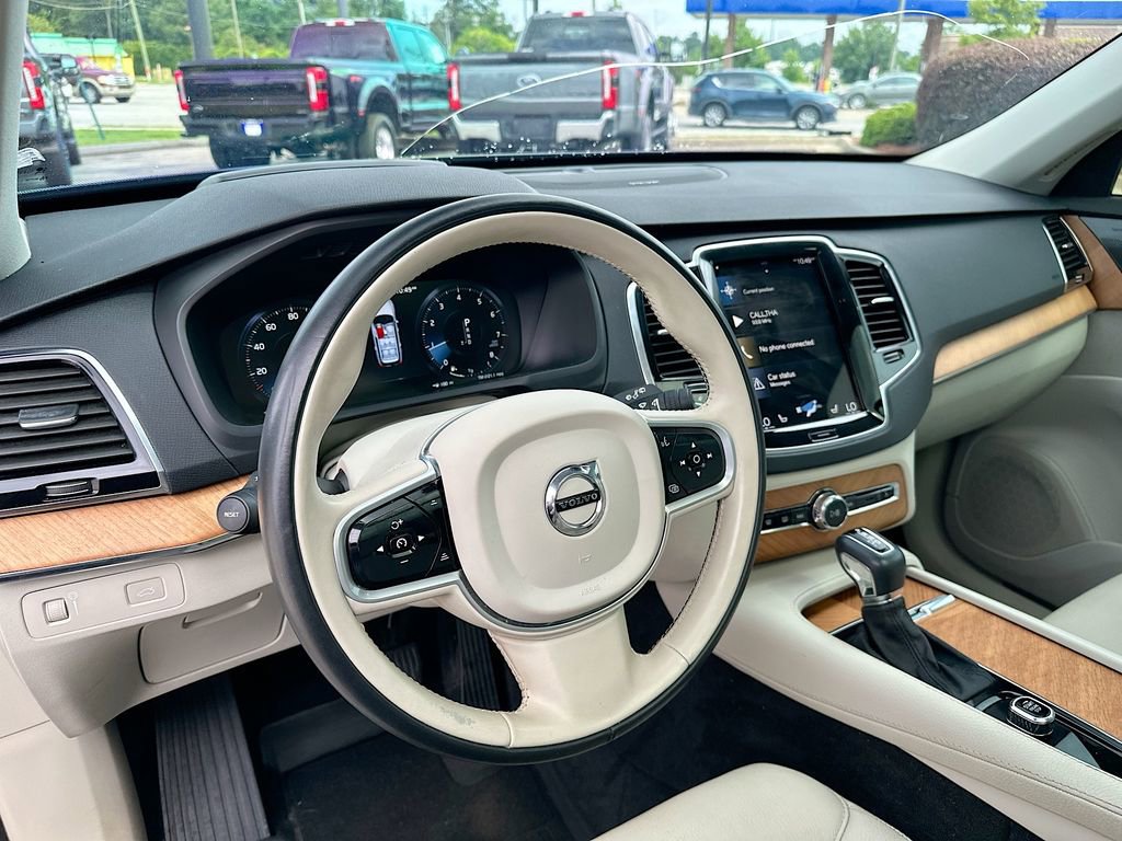 Used 2022 Volvo XC90 T6 Momentum w/ Advanced Package AWD/4WD image 10