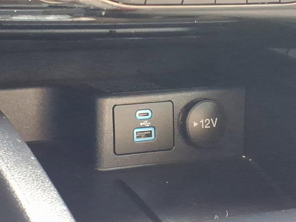 Certified 2022 Ford Escape SE w/ SE Sport Appearance Package FWD image 21