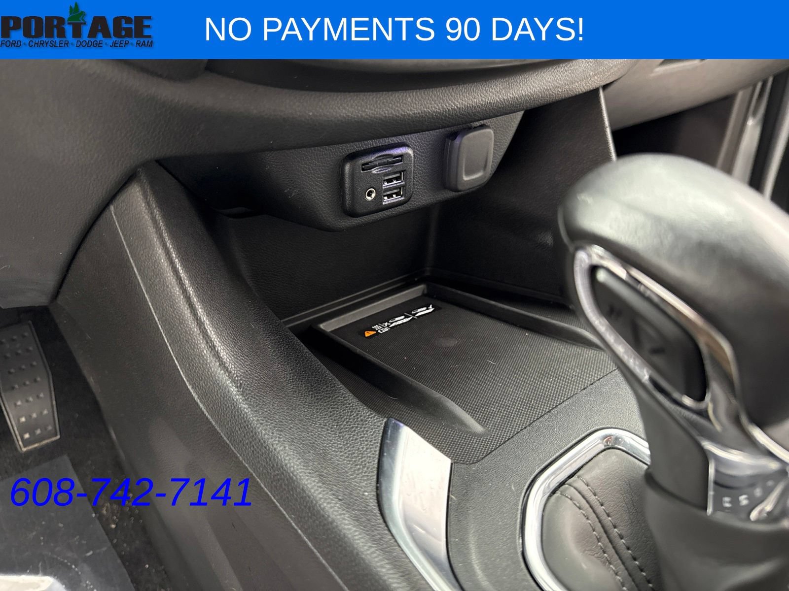 Used 2022 Chevrolet Traverse Premier w/ Redline Edition AWD/4WD image 18