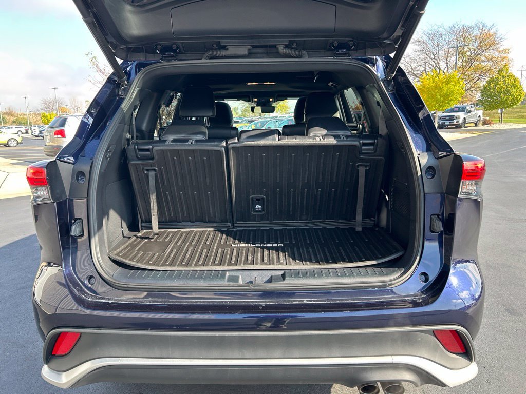 Used 2021 Toyota Highlander XSE AWD/4WD image 8
